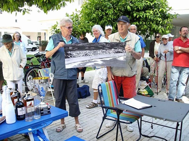 Mona och Rolf Isacson avtackades för deras 20 år långa insats i bouleverksamheten i Fuengirola.